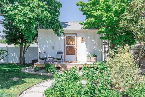 Tiny Cottage by Bay Close to Cape May & Wildwood
