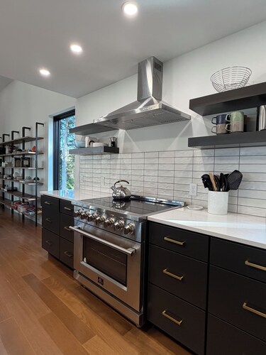 Modern Lakefront Luxury in Lakeville