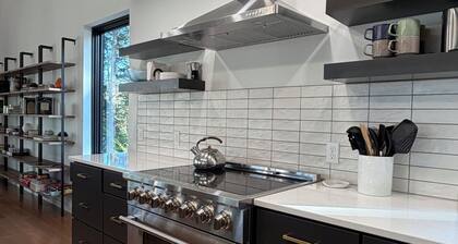 Modern Lakefront Luxury in Lakeville