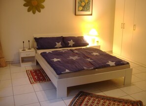 1 habitación, wifi y ropa de cama