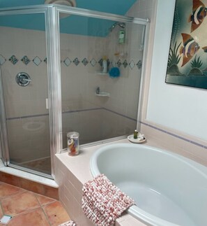 Towels, soap, shampoo, toilet paper - Charming historic home close to the World Cup (Atlanta)