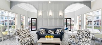 Landing Amazing 1bd, Courtyard, Tennis Court