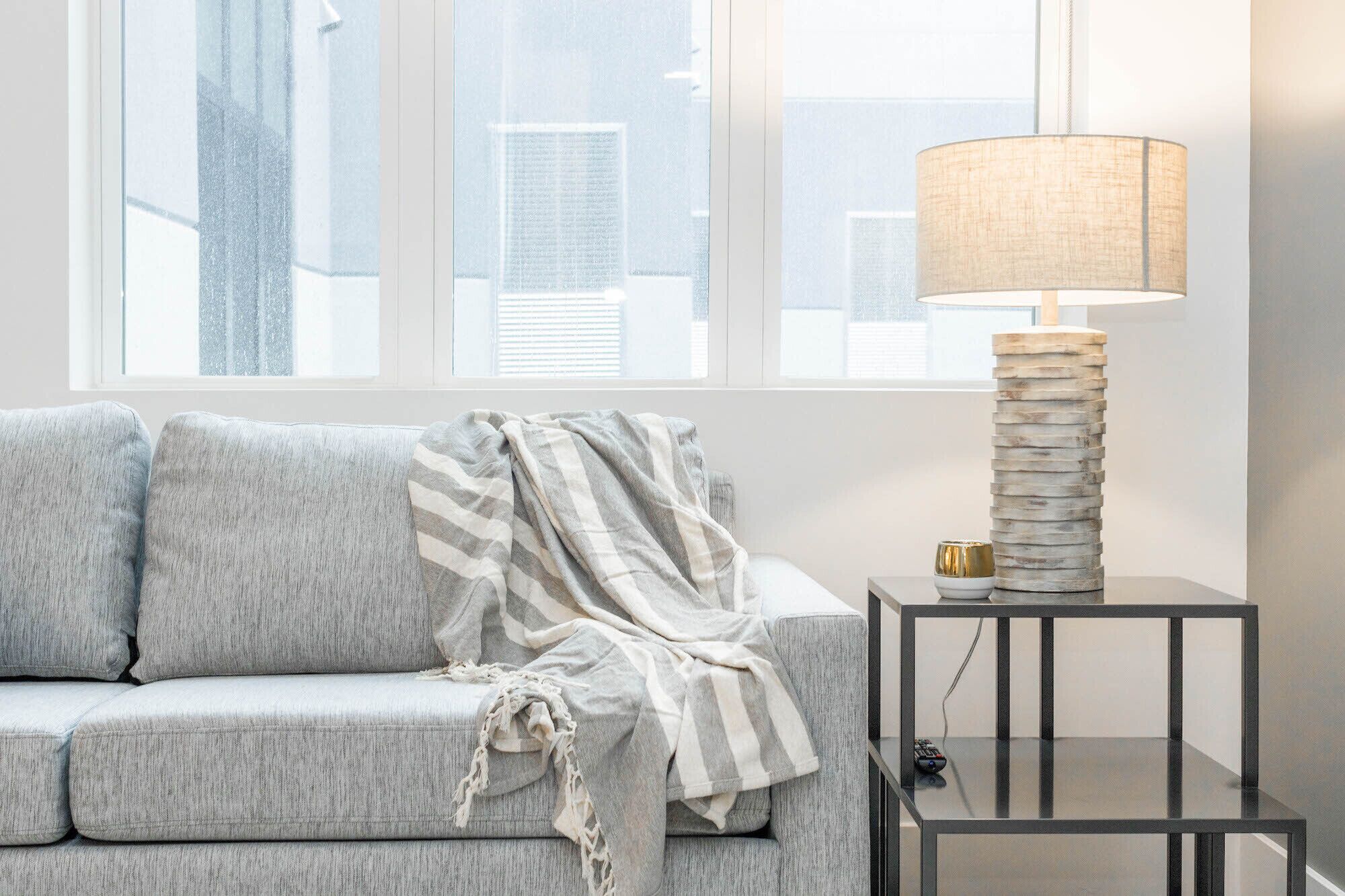 公寓 (1 Bedroom) | 起居区 | 50-英寸电视（配备数码频道）