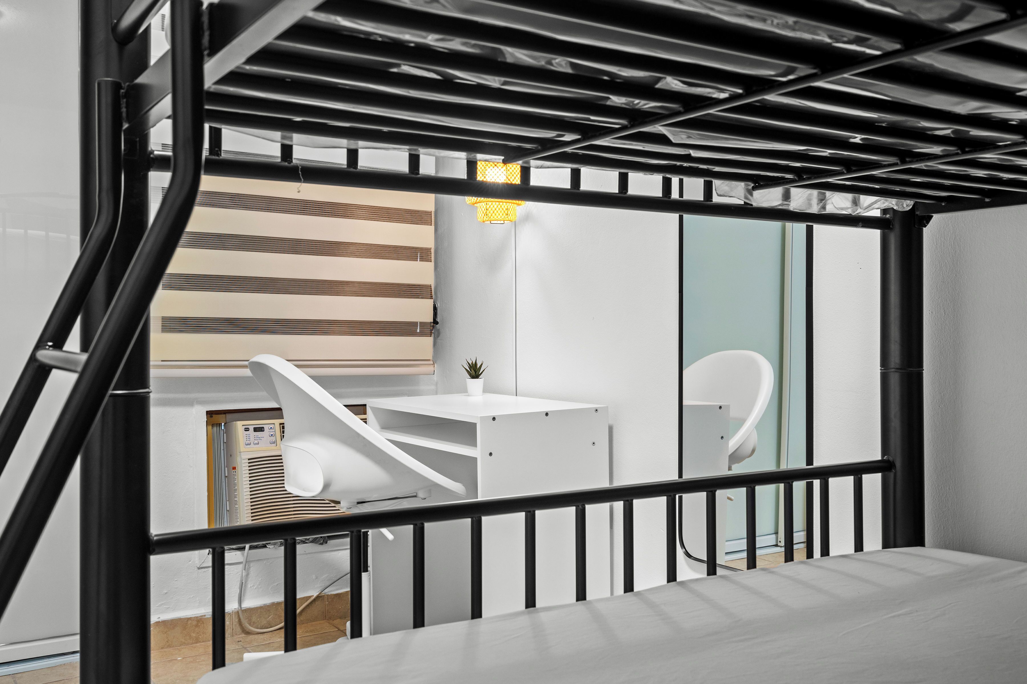 Luxury Apartment, Balcony | Free WiFi