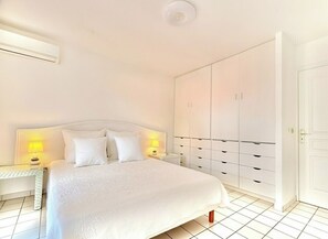 2 bedrooms, iron/ironing board, travel cot, WiFi - Bright duplex just minutes from the beach and restaurants at Anse Mitan (les trois ilets)