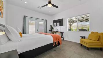 4 bedrooms, iron/ironing board, WiFi, bed sheets