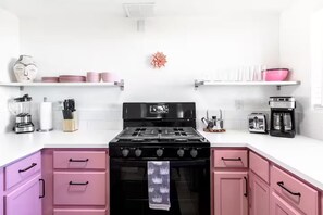 Fridge, microwave, oven, stovetop - Pretty In Pink w/ Back Yard/2BR/2 Bath (Desert Hot Springs)