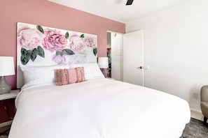 2 bedrooms, iron/ironing board, WiFi, bed sheets - Pretty In Pink w/ Back Yard/2BR/2 Bath (Desert Hot Springs)