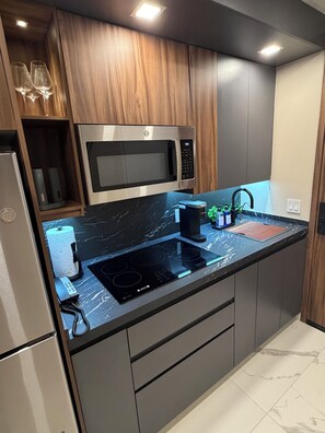 Private kitchen - Spacious Beachfront Studio at Playa Encanto Encantame Soleil (Puerto Peñasco)