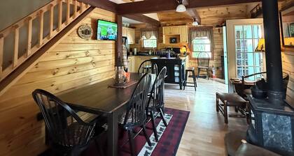 Mountain Cabin Charm in Rumney with Wood Stove.