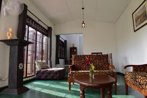 Interior detail - Thimira Mist - Mountain-View Home (Kandy)