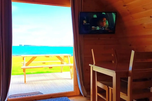 Espacio para trabajar con laptop y wifi gratis