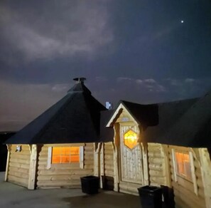 BBQ/picnic Area - Ceide Glamping  (Ballycastle)