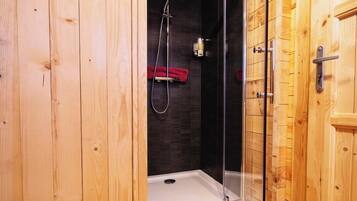 Kabin Comfort, patio, pemandangan laut | Kamar mandi