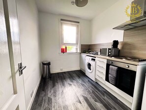 ميكروويف، فرن، غلّاية كهربائية، محمصة خبز