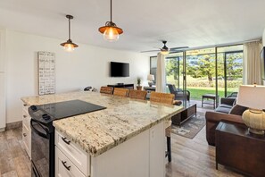 Interior - Turtle Bay Golf Course Getaway by the beach (Kahuku)