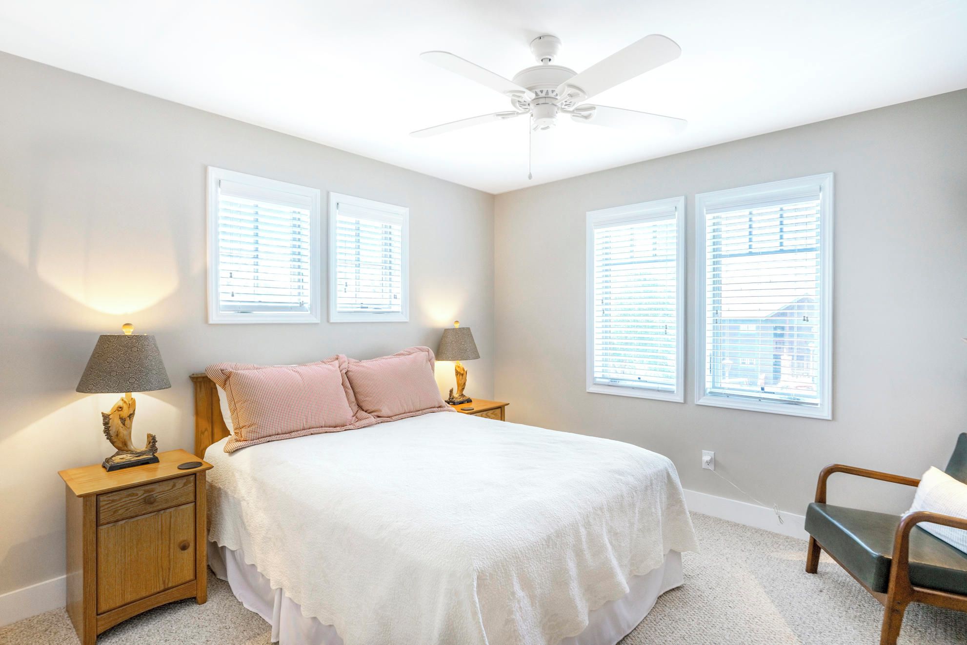 2 bedrooms, iron/ironing board, Internet, bed sheets