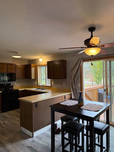 Welcoming 2-bedroom condo w/ Fenced yard on a park