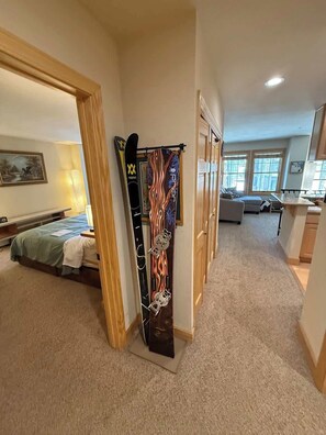 2 dormitorios, escritorio, wifi y ropa de cama