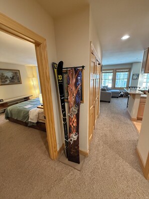 2 sovrum, skrivbord, wi-fi och sängkläder