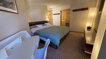 2 slaapkamers, een bureau, wifi, beddengoed