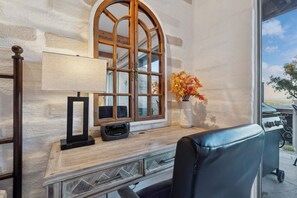 Interior - Stunning Studio Foothills Condo (Tucson)