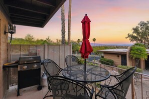 Outdoor dining - Stunning Studio Foothills Condo (Tucson)