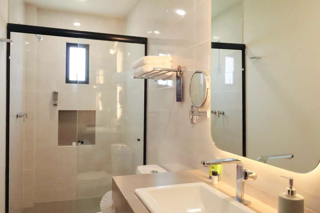 Comfort Double Room | Bathroom | Shower, towels, soap, shampoo