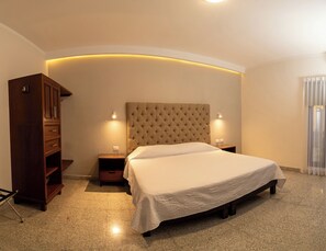 Comfort Δίκλινο Δωμάτιο (Double), 1 King Κρεβάτι | Χρηματοκιβώτιο στο δωμάτιο, δωρεάν Wi-Fi, κλινοσκεπάσματα 