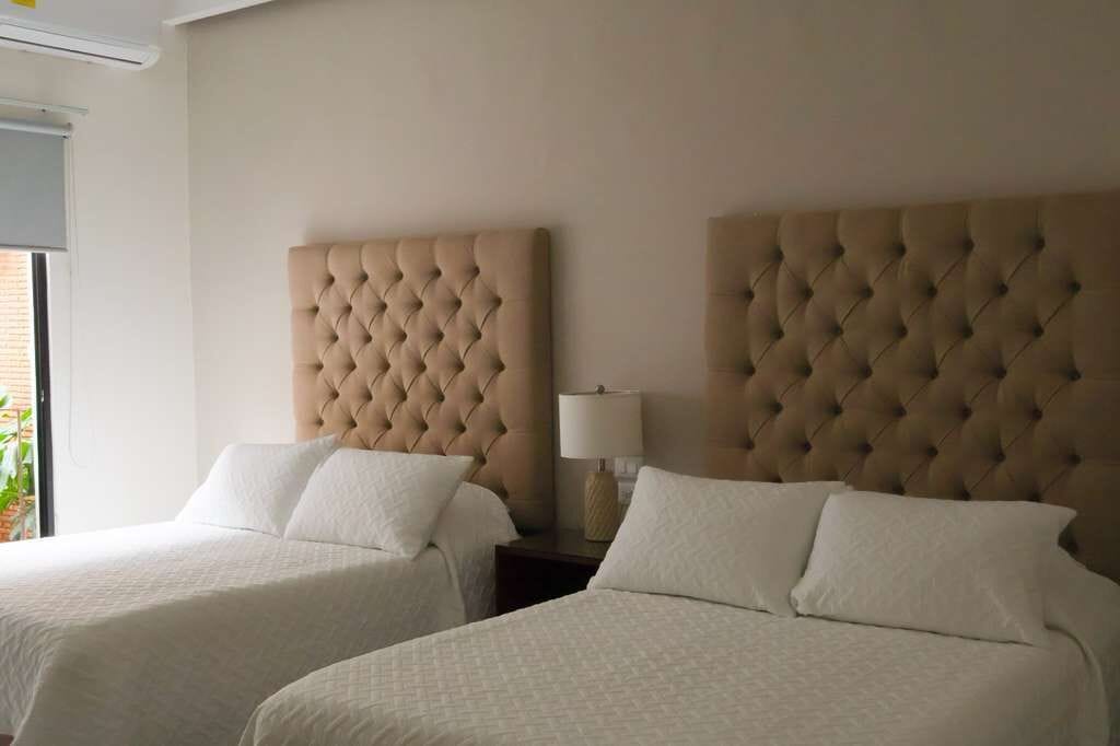 舒适四人房, 2 张双人床 | 客房内保险箱、免费 WiFi、床单