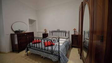 1 camera, ferro/asse da stiro, accesso a Internet, lenzuola