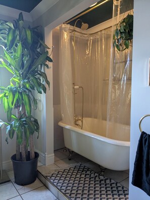 Handtücher, Seife, Toilettenpapier