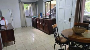 Private kitchenette - Casa Pura Vida Arenal (Arenal)