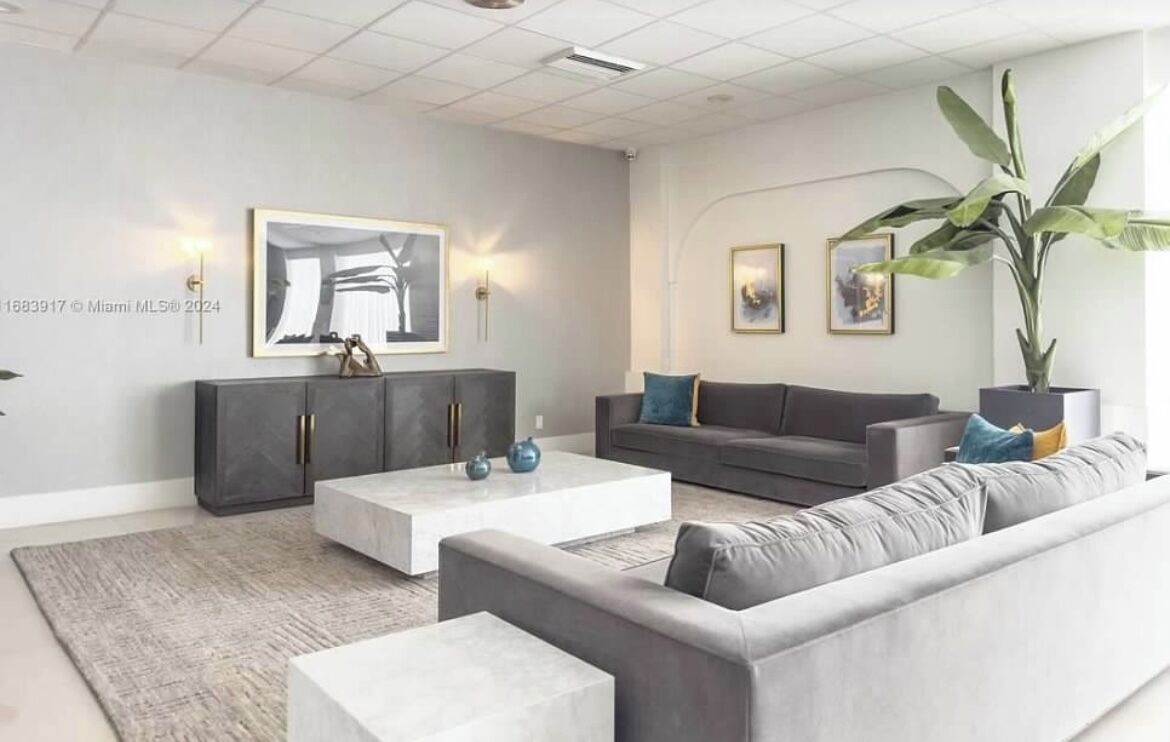 Private Balcony On The Beach With Pool 24hr Front Desk Parking Spot Laundry Gym - Aventura, FL