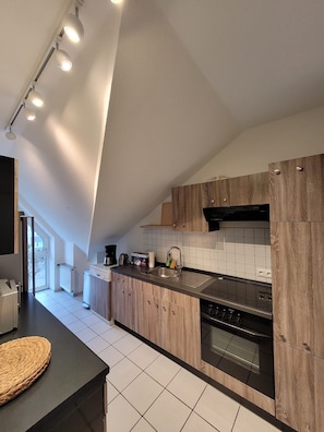 Private kitchen - Studio 3 is right in the heart of downtown Heinsberg—super central, yet still a peaceful retreat (Heinsberg)