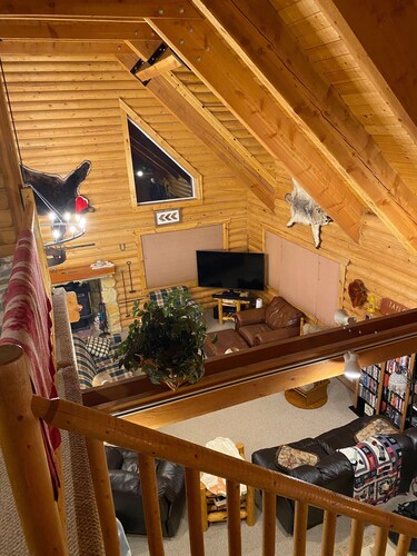 Cozy Brian Head Cabin Retreat: Fireplace & Lofts