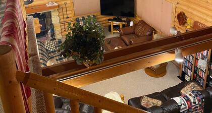 Cozy Brian Head Cabin Retreat: Fireplace & Lofts