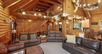 Cozy Brian Head Cabin Retreat: Fireplace & Lofts