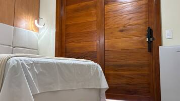 Desk, laptop workspace, free WiFi, bed sheets