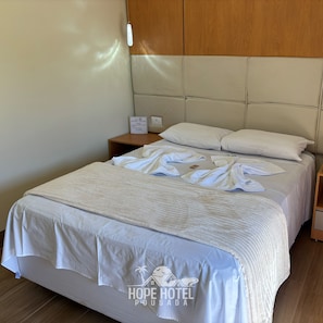 Ropa de cama hipoalergénica y escritorio