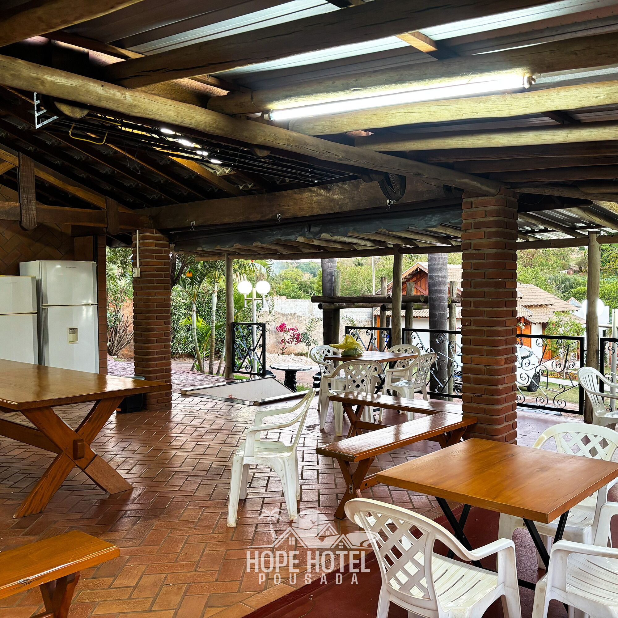 含每日吃到飽早餐