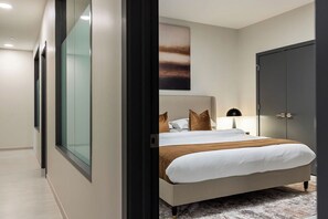 2 bedrooms, desk, iron/ironing board, travel crib - Resort Style Property 2B/2B walk to Everything! (Cleveland)