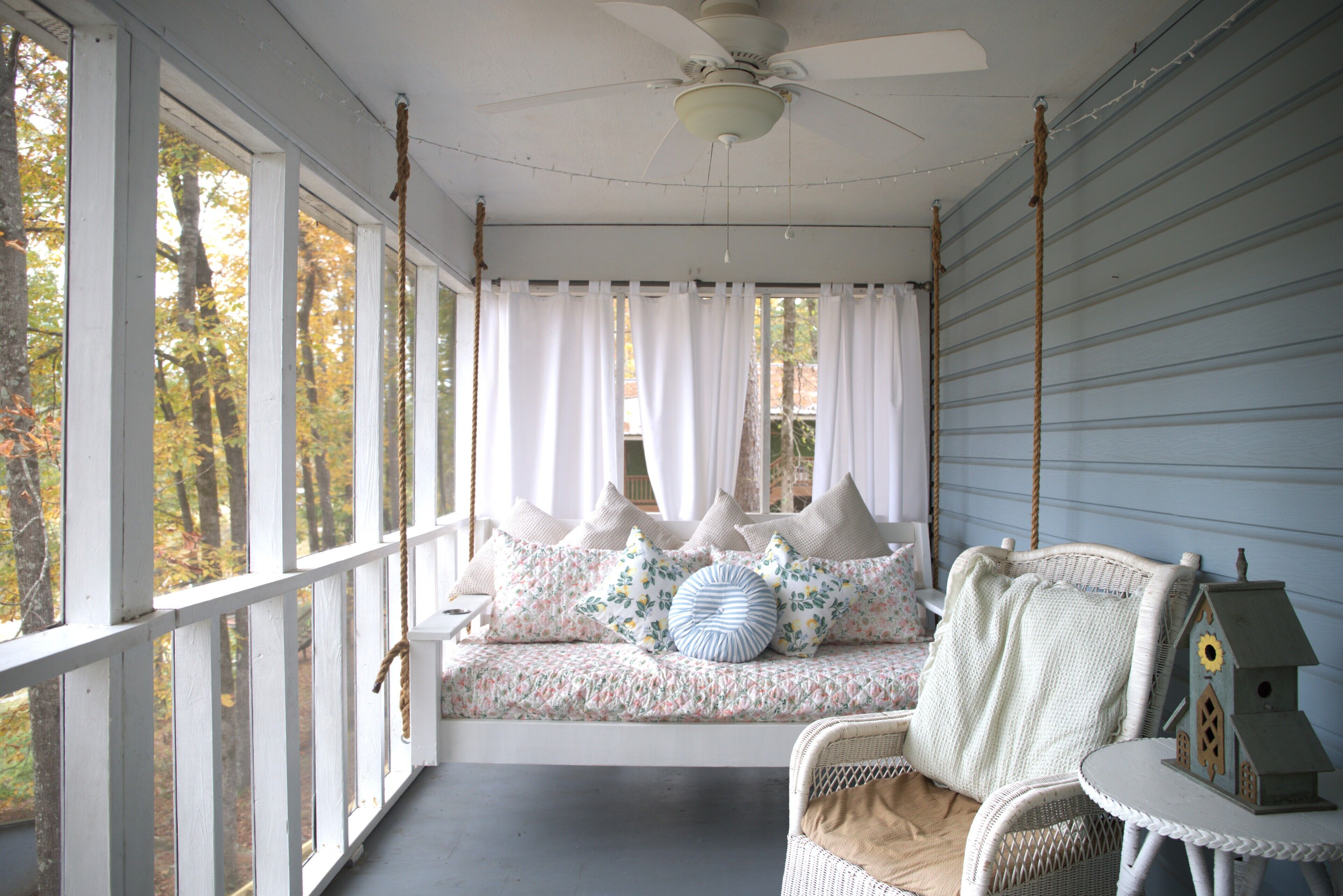 Smart TV, DVD player, table tennis, books