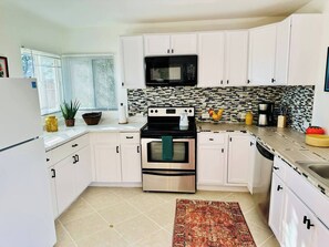 ميكروويف، فرن، موقد طهي مسطح، غسالة أطباق