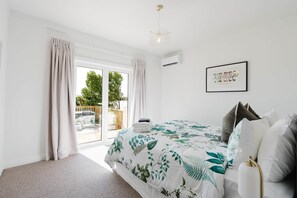 3 chambres, fer et planche à repasser, lit parapluie, Wi-Fi gratuit