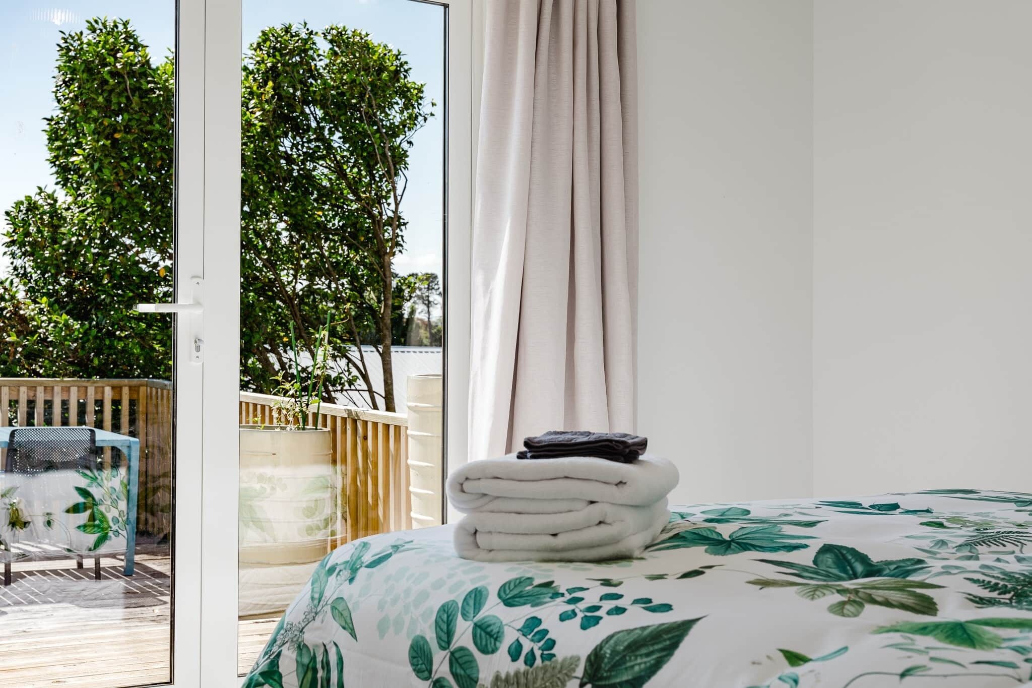 3 bedrooms, iron/ironing board, travel cot, free WiFi