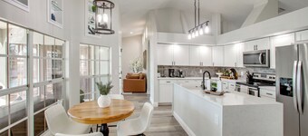 Lanai Lounging & Dockside Fun: Fort Myers Escape