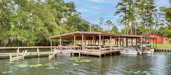 Couples Getaway! Lake Talquin Townhome w/ Deck