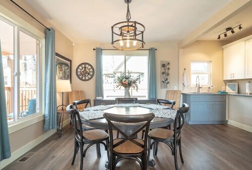 Hot Tub, Pergola, & Dogs in Colorado Springs!