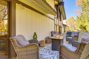 Terrace/patio - 3 Mi to Slopes! Big Bear Mtn Getaway w/ Hot Tub (Big Bear)